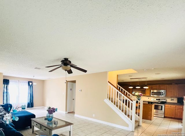 9208 Bowen, San Antonio, TX 78250
