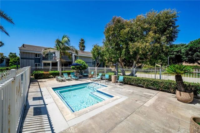 16932 Pacific Coast Highway 102, Huntington Beach, CA 92649