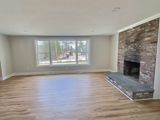 101 Highfields Rd, Abington, MA 02351