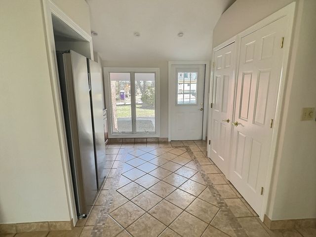 101 Highfields Rd, Abington, MA 02351