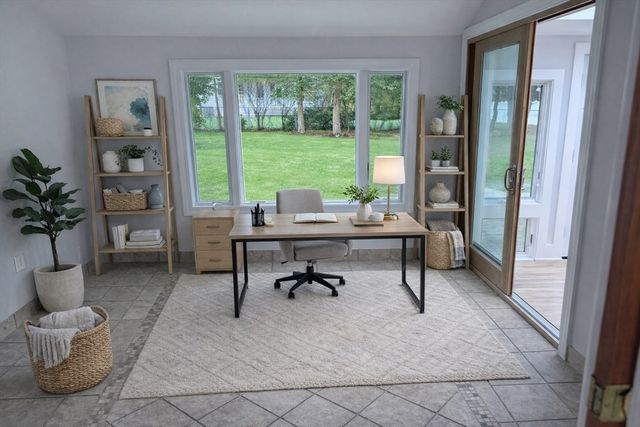 101 Highfields Rd, Abington, MA 02351