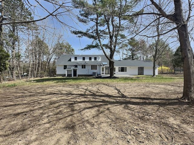 101 Highfields Rd, Abington, MA 02351