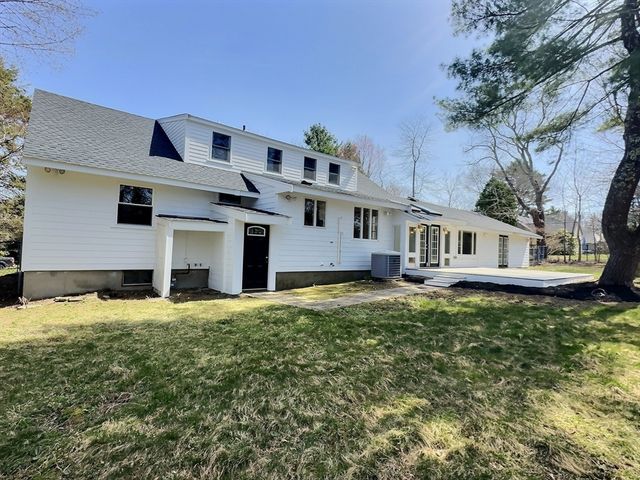 101 Highfields Rd, Abington, MA 02351