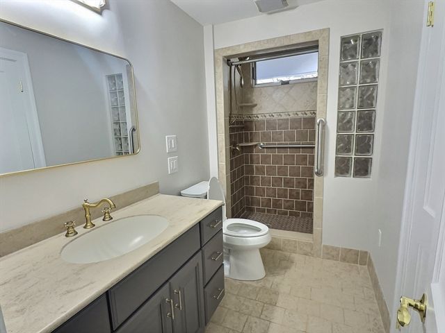 101 Highfields Rd, Abington, MA 02351