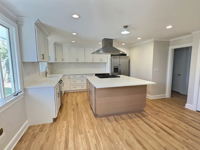 101 Highfields Rd, Abington, MA 02351