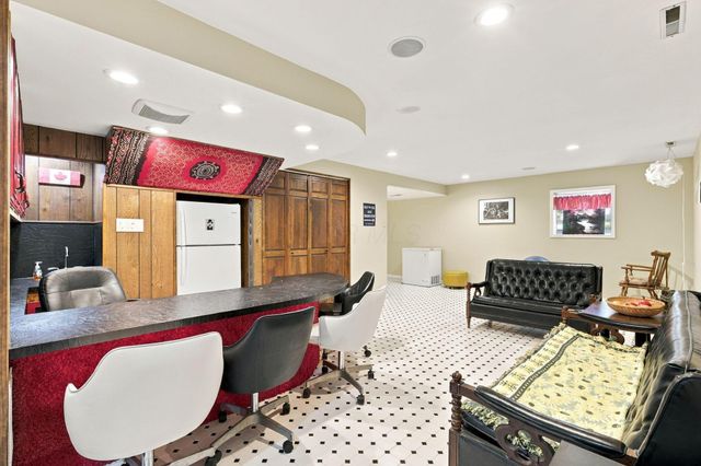 1116 Hilltop Drive, Newark, OH 43055