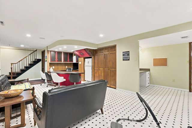 1116 Hilltop Drive, Newark, OH 43055