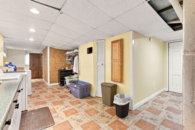 1116 Hilltop Drive, Newark, OH 43055