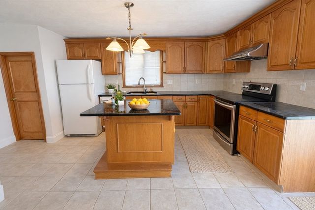 118 Colby Rd, Quincy, MA 02171