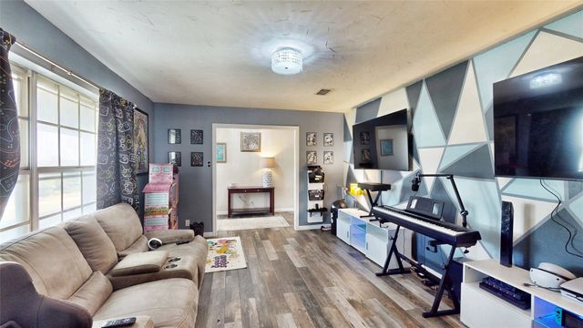 101 Oak Country, Weatherford, TX 76085
