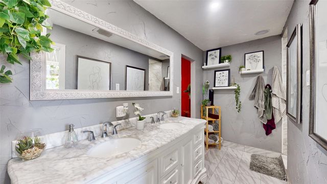 101 Oak Country, Weatherford, TX 76085