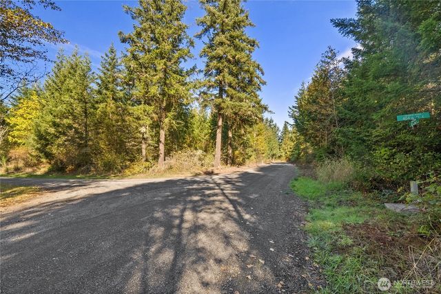 40320 32nd Avenue E, Eatonville, WA 98328