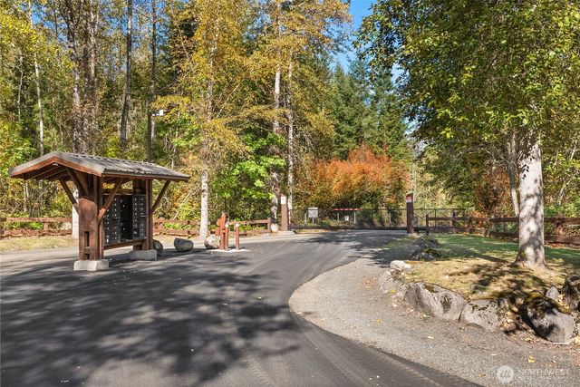 40320 32nd Avenue E, Eatonville, WA 98328