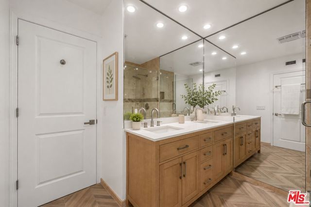 1477 Beverwil Drive, Los Angeles, CA 90035