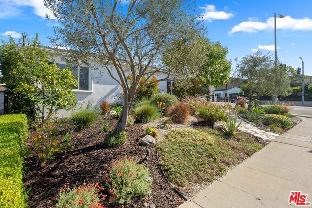 1477 Beverwil Drive, Los Angeles, CA 90035