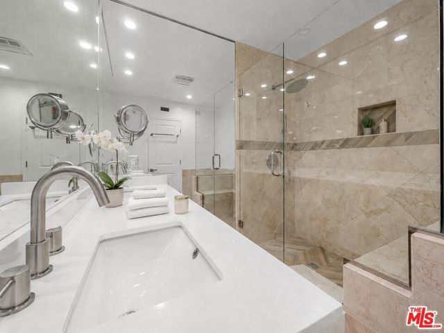 1477 Beverwil Drive, Los Angeles, CA 90035