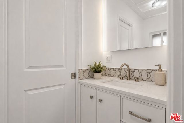 1477 Beverwil Drive, Los Angeles, CA 90035