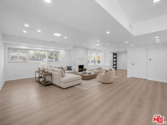 1477 Beverwil Drive, Los Angeles, CA 90035