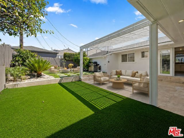 1477 Beverwil Drive, Los Angeles, CA 90035