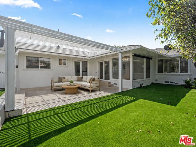 1477 Beverwil Drive, Los Angeles, CA 90035