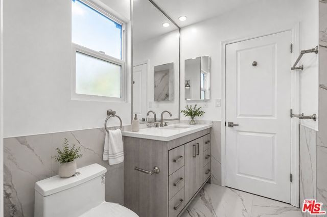 1477 Beverwil Drive, Los Angeles, CA 90035