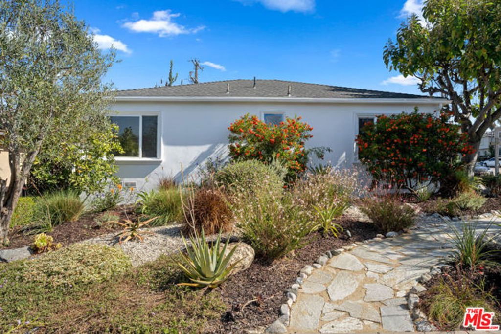 1477 Beverwil Drive, Los Angeles, CA 90035