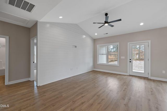 928 Micro Road W, Selma, NC 27576