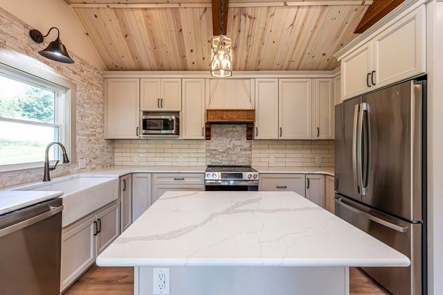 3364 Hills Church ROAD, Murrysville, PA 15632