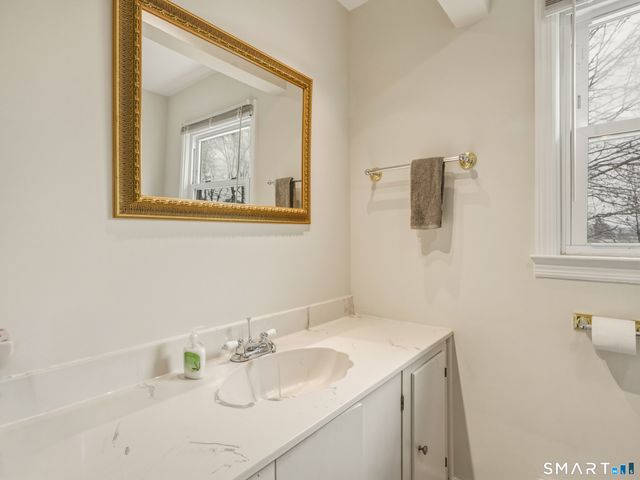 60 Corbin Road, Hamden, CT 06517