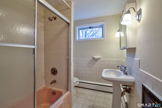 60 Corbin Road, Hamden, CT 06517