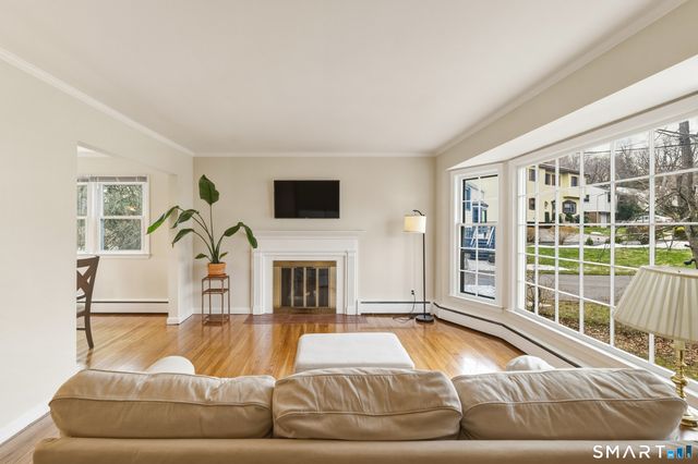 60 Corbin Road, Hamden, CT 06517