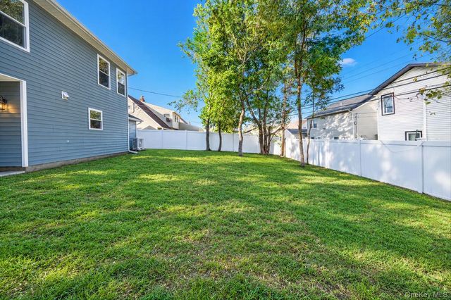 110 Bayberry Lane, Levittown, NY 11756