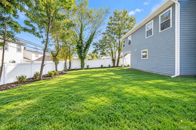 110 Bayberry Lane, Levittown, NY 11756
