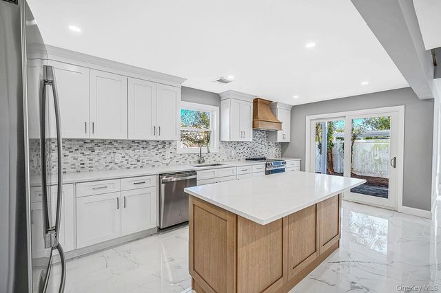110 Bayberry Lane, Levittown, NY 11756