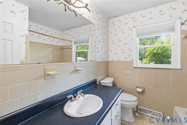 4017 Saldale Dr, North Chesterfield, VA 23237