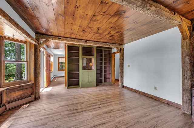 66 Upper Oak Hill Road, Newfane, VT 05345