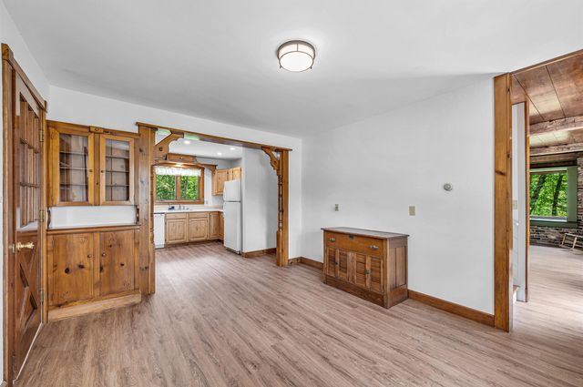 66 Upper Oak Hill Road, Newfane, VT 05345