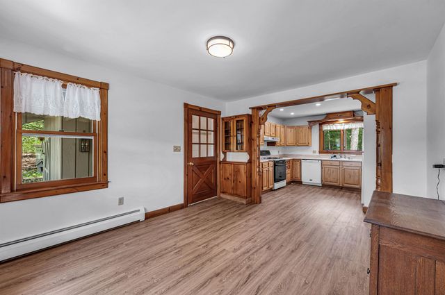 66 Upper Oak Hill Road, Newfane, VT 05345
