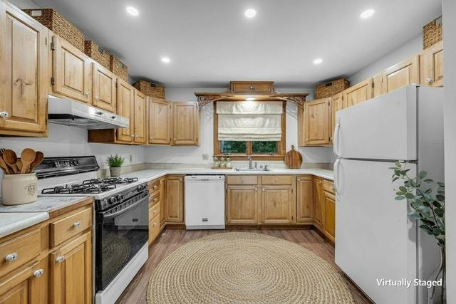 66 Upper Oak Hill Road, Newfane, VT 05345