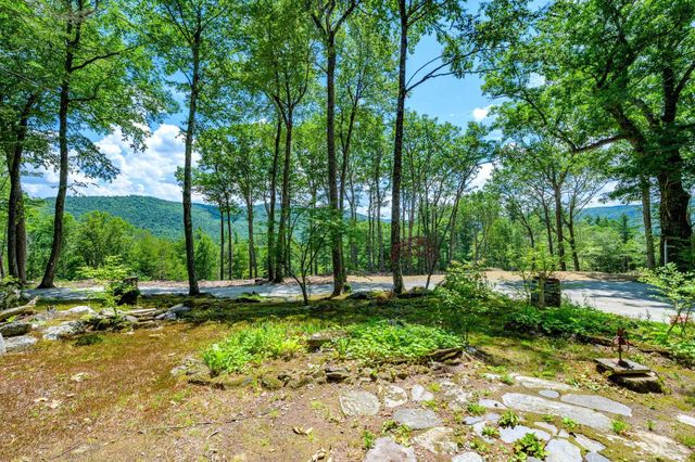 66 Upper Oak Hill Road, Newfane, VT 05345
