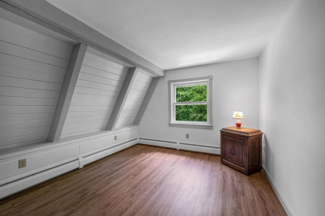 66 Upper Oak Hill Road, Newfane, VT 05345