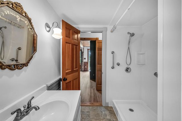 66 Upper Oak Hill Road, Newfane, VT 05345