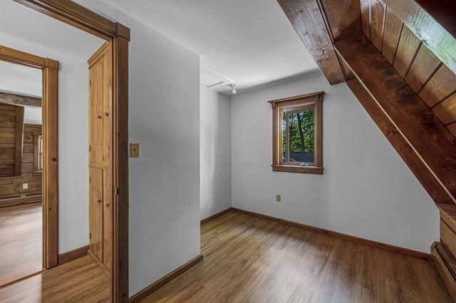 66 Upper Oak Hill Road, Newfane, VT 05345