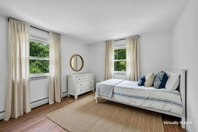 66 Upper Oak Hill Road, Newfane, VT 05345