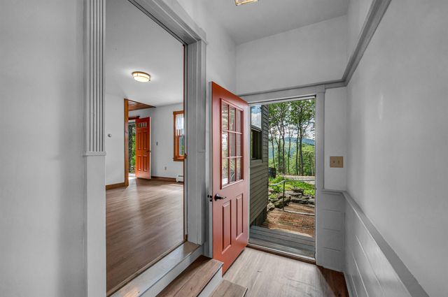 66 Upper Oak Hill Road, Newfane, VT 05345