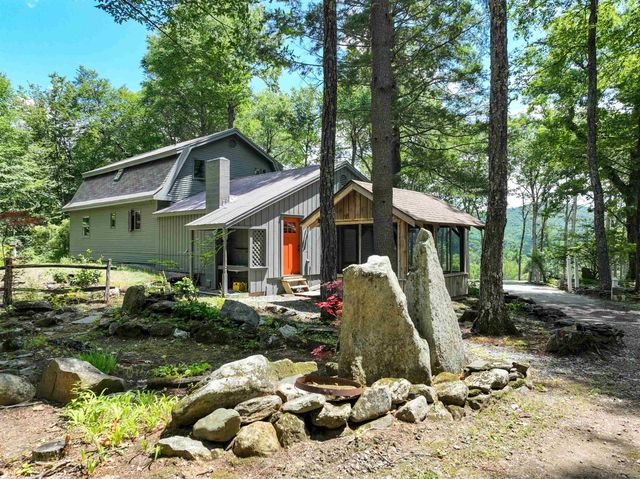 66 Upper Oak Hill Road, Newfane, VT 05345
