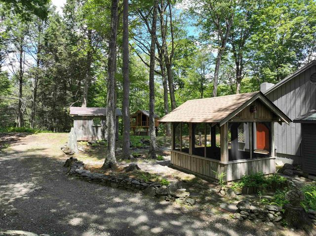 66 Upper Oak Hill Road, Newfane, VT 05345