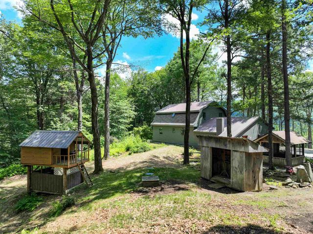 66 Upper Oak Hill Road, Newfane, VT 05345