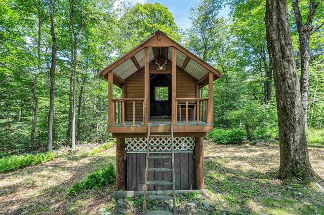 66 Upper Oak Hill Road, Newfane, VT 05345