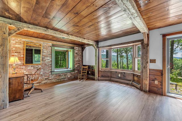 66 Upper Oak Hill Road, Newfane, VT 05345